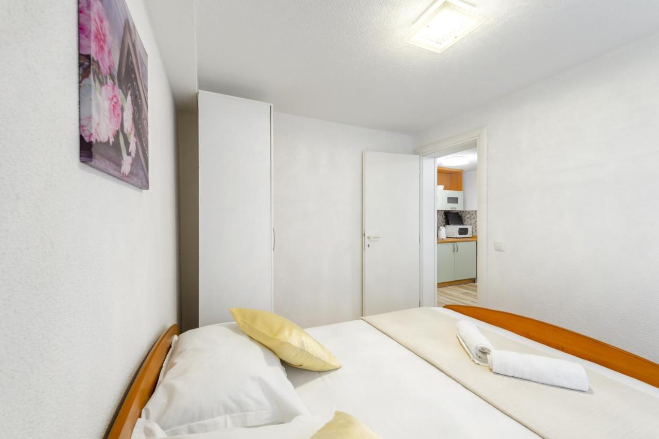 Apartments By The Sea Baska Voda, Makarska - 17570 Экстерьер фото