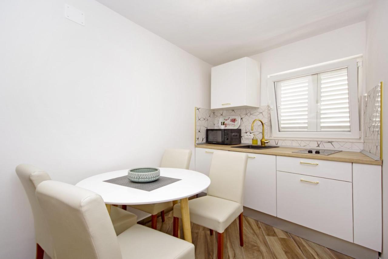 Apartments By The Sea Baska Voda, Makarska - 17570 Экстерьер фото